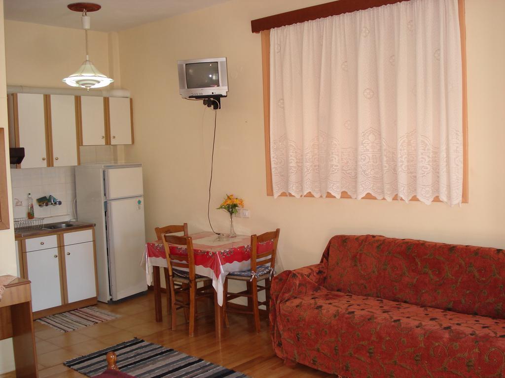 Hotel Zephyros Vitina Exterior foto